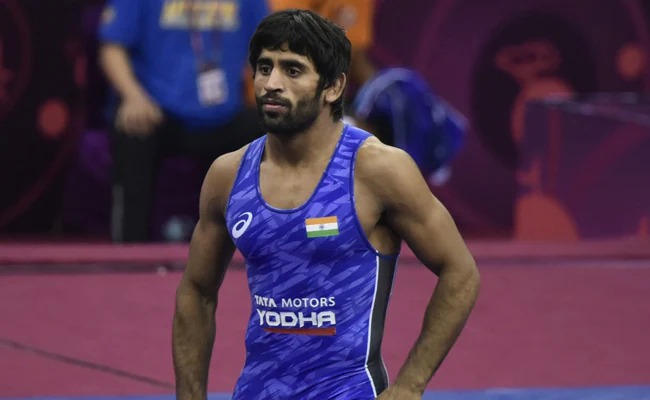 Tokyo Olympics: Now expecting a bronze from Bajrang Punia | Tokyo Olympics: बजरंगकडून आता कांस्यची अपेक्षा, उपांत्य फेरीत झाला पराभव Tokyo Olympics: Now expecting a bronze from Bajrang Punia | Tokyo Olympics: बजरंगकडून आता कांस्यची अपेक्षा, उपांत्य फेरीत झाला पराभव