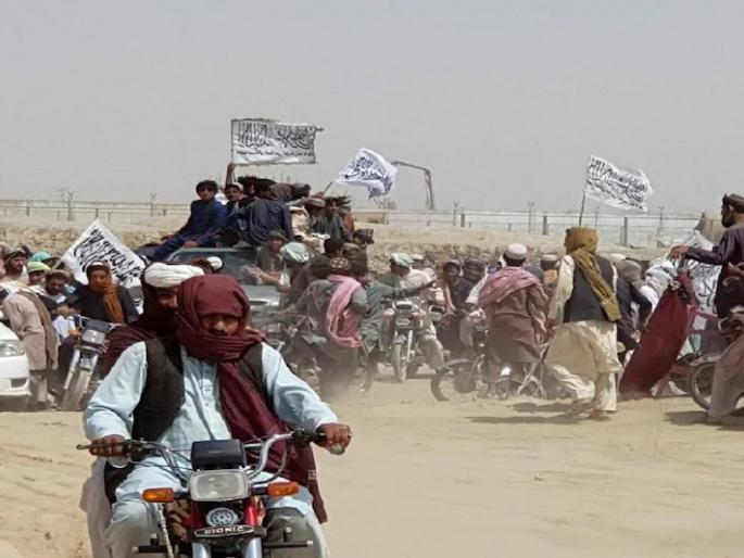 (Taliban have begun entering the Afghan capital Kabul from all sides | काबूलमध्ये घुसले तालिबानचे दहशतवादी, सीमेवर केला कब्जा, नागरिकांना दिला असा इशारा (Taliban have begun entering the Afghan capital Kabul from all sides | काबूलमध्ये घुसले तालिबानचे दहशतवादी, सीमेवर केला कब्जा, नागरिकांना दिला असा इशारा