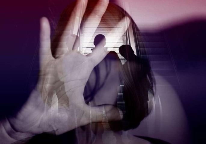 Husband hatches conspiracy to grab Rs 15 lakh from wife's insurance, and then He Murder his Wife | Husband Killed Wife: पत्नीच्या विम्याचे १५ लाख रुपये हडपण्यासाठी पतीने रचले भयानक कारस्थान, आणि मग... Husband hatches conspiracy to grab Rs 15 lakh from wife's insurance, and then He Murder his Wife | Husband Killed Wife: पत्नीच्या विम्याचे १५ लाख रुपये हडपण्यासाठी पतीने रचले भयानक कारस्थान, आणि मग...