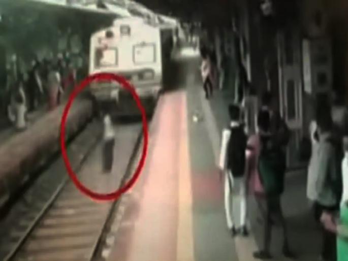 Thrilling! He ended his life by jumping in front of a running local train at Kurla railway station | थरारक! कुर्ला रेल्वे स्थानकात धावत्या लोकल ट्रेनसमोर उडी मारून संपवलं आयुष्य
