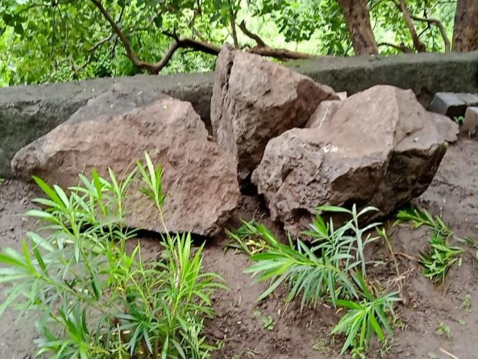 Darad collapsed in the world famous Ajanta Caves; No harm done | जगप्रसिद्ध अजिंठा लेणीत कोसळली दरड; कुठलीही हानी नाही