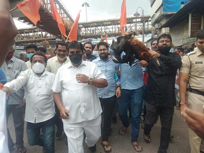 Shiv Sainiks stage komandi morcha against Narayan Rane! | राणेंच्या विरोधात शिवसैनिकांनी काढला कोंबडी मोर्चा!