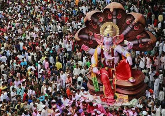 Coronavirus: Central Government writes letter to Maharashtra Government & advises to exercise curbs during Dahi Handi & Ganeshotsav | Coronavirus: दहीहंडी, गणेशोत्सवाच्या पार्श्वभूमीवर केंद्राचे राज्य सरकारला पत्र, इशारा देत दिले पाच महत्त्वाचे सल्ले Coronavirus: Central Government writes letter to Maharashtra Government & advises to exercise curbs during Dahi Handi & Ganeshotsav | Coronavirus: दहीहंडी, गणेशोत्सवाच्या पार्श्वभूमीवर केंद्राचे राज्य सरकारला पत्र, इशारा देत दिले पाच महत्त्वाचे सल्ले