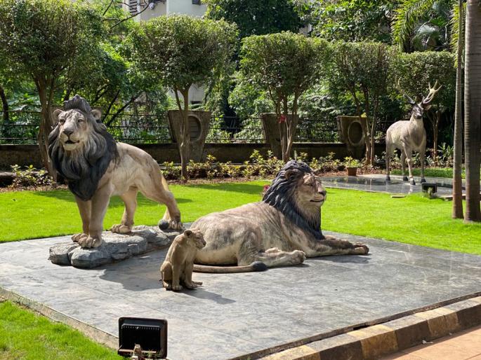 There will be entertainment for children in Mumbai, replicas of animals created in the park | मुंबईत लहान मुलांचे होणार मनोरंजन, उद्यानात साकारल्या प्राण्यांच्या हुबेहूब प्रतिकृती There will be entertainment for children in Mumbai, replicas of animals created in the park | मुंबईत लहान मुलांचे होणार मनोरंजन, उद्यानात साकारल्या प्राण्यांच्या हुबेहूब प्रतिकृती