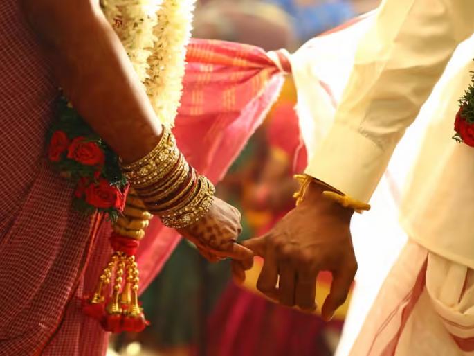 crime News: The bride who performed eight marriages has gone AIDS-infected | crime News: आठ लग्ने करणारी लुटारू नवरी निघाली एड्सबाधित, फसवणूक झालेल्या तरुणांची चिंता वाढली crime News: The bride who performed eight marriages has gone AIDS-infected | crime News: आठ लग्ने करणारी लुटारू नवरी निघाली एड्सबाधित, फसवणूक झालेल्या तरुणांची चिंता वाढली