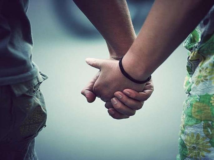 After giving sleeping pills to the family, the minor girl, who eloped with the neighbor, was also taken away by Jewelry & Cash | कुटुंबीयांना झोपेच्या गोळ्या देऊन शेजाऱ्यासोबत पळाली अल्पवयीन मुलगी, सोनंनाणंही नेलं आणि... After giving sleeping pills to the family, the minor girl, who eloped with the neighbor, was also taken away by Jewelry & Cash | कुटुंबीयांना झोपेच्या गोळ्या देऊन शेजाऱ्यासोबत पळाली अल्पवयीन मुलगी, सोनंनाणंही नेलं आणि...