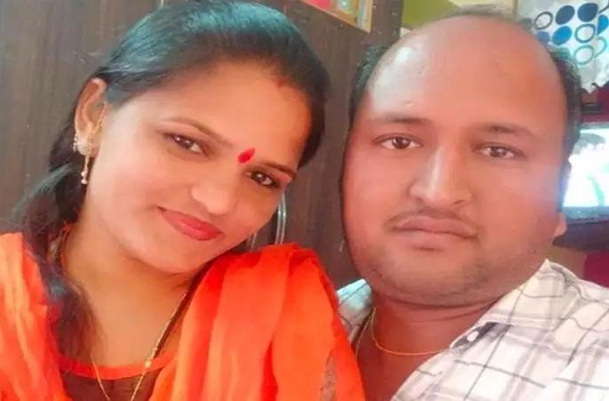 rajasthan fraud computer operator earning salary of rs 5000 did scam of 2 crores in wife name | बापरे! पगार फक्त 5 हजार आणि कोटींचं 'साम्राज्य'; कम्प्युटर ऑपरेटरचं सत्य समोर येताच अधिकारीही हैराण rajasthan fraud computer operator earning salary of rs 5000 did scam of 2 crores in wife name | बापरे! पगार फक्त 5 हजार आणि कोटींचं 'साम्राज्य'; कम्प्युटर ऑपरेटरचं सत्य समोर येताच अधिकारीही हैराण