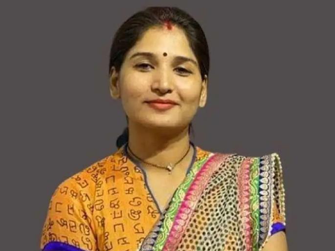 Beed police enter Karuna Munde's house in SantaCruz | Karuna Munde : करुणा मुंडे यांच्या सांताक्रुझमधील घरी बीड पोलीस दाखल Beed police enter Karuna Munde's house in SantaCruz | Karuna Munde : करुणा मुंडे यांच्या सांताक्रुझमधील घरी बीड पोलीस दाखल