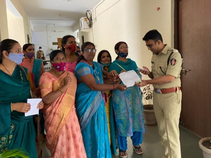 Complaint given by Mahila Congress to SP against son of MP Pankaj Tadas; Demand for action | खा. पुत्र पंकज तडस यांच्याविरोधात महिला काँग्रेसचे एसपींना दिले निवेदन; कारवाईची केली मागणी Complaint given by Mahila Congress to SP against son of MP Pankaj Tadas; Demand for action | खा. पुत्र पंकज तडस यांच्याविरोधात महिला काँग्रेसचे एसपींना दिले निवेदन; कारवाईची केली मागणी