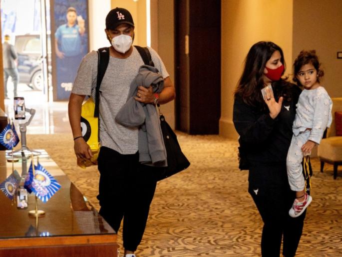Rohit Sharma, Jasprit Bumrah and Suryakumar Yadav were tested negative for COVID19, all are landed in UAE   | मुंबई इंडियन्स, रोहित शर्माच्या फॅन्ससाठी खूप महत्त्वाची बातमी; टीम इंडियाच्या कोरोना पॉझिटिव्ह फिजिओच्या आलेला संपर्कात