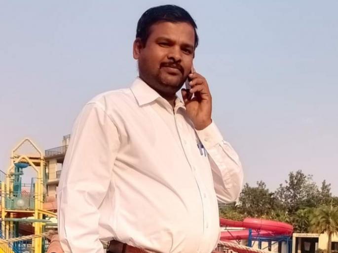 One drowned for half tola of gold, and two survived; The 'Godman' who saved lives is gone | अर्ध्या तोळं सोन्यासाठी एकजण बुडाला तर दोघं बचावले; जीव वाचवणारा 'देवमाणूस' निघून गेला One drowned for half tola of gold, and two survived; The 'Godman' who saved lives is gone | अर्ध्या तोळं सोन्यासाठी एकजण बुडाला तर दोघं बचावले; जीव वाचवणारा 'देवमाणूस' निघून गेला