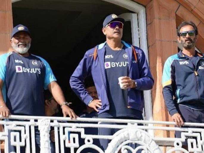 Ravi Shastri, Bharat Arun, R Sridhar yet to get ‘fit to fly’ certificate to return home: BCCI official | रवी शास्त्री, भरत अरुण, आर श्रीधर यांना नाही मिळालं ‘fit to fly’ सर्टीफिकेट; जाणून घ्या कारण