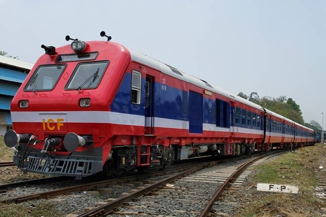 Big news for Pranas in Vasai Road-Diva-Panvel division, Panvel-Vasai Memu service undone | वसई रोड -दिवा- पनवेल विभागातील प्रनाशांसाठी मोठी बातमी, पनवेल-वसई मेमू सेवा पूर्ववत