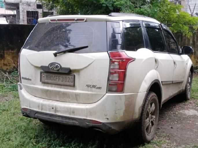 Seizure of deadly weapon along with gutkha from vehicle during patrolling in Mahur | माहूरमध्ये पेट्रोलिंगदरम्यान वाहनातून गुटख्यासह घातक शस्त्र जप्त Seizure of deadly weapon along with gutkha from vehicle during patrolling in Mahur | माहूरमध्ये पेट्रोलिंगदरम्यान वाहनातून गुटख्यासह घातक शस्त्र जप्त