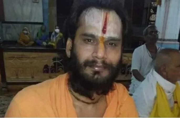 Suspicious death of another sadhu in Ayodhya, falling from the third floor of the temple | अयोध्येत आणखी एका साधूचा संशयास्पद मृत्यू, मंदिराच्या तिसऱ्या मजल्यावरुन पडून अंत