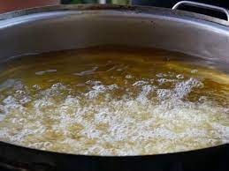 … So the woman dipped the hand of an 11-year-old girl in boiling oil | …म्हणून महिलेने उकळत्या तेलात बुडवला ११ वर्षीय मुलीचा हात, धक्कादायक कारण आलं समोर