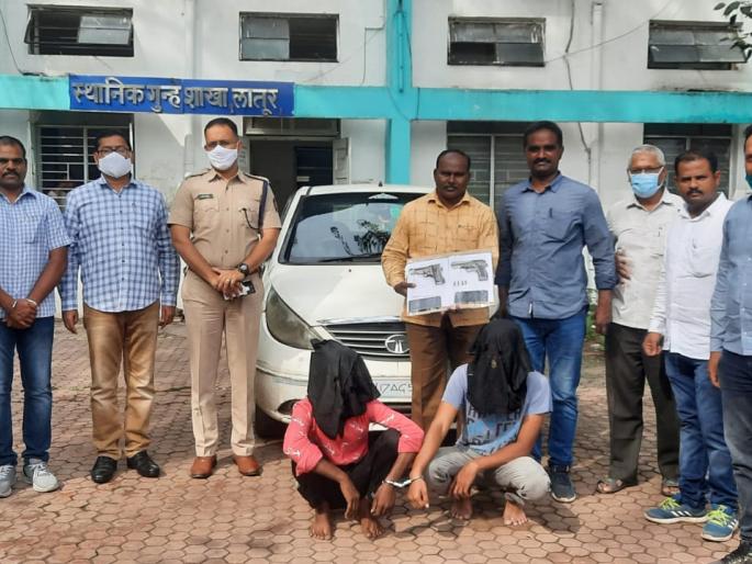 pistol, four live cartridges arrested, burglary, burglary cases | गावठी पिस्टल, चार जिवंत काडतुसांसह दाेघांना अटक, चाेरी, घरफाेडीच्या गुन्ह्यांचा उलगडा pistol, four live cartridges arrested, burglary, burglary cases | गावठी पिस्टल, चार जिवंत काडतुसांसह दाेघांना अटक, चाेरी, घरफाेडीच्या गुन्ह्यांचा उलगडा