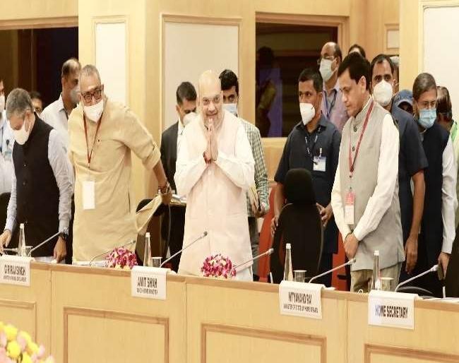 Center prepares strategy to deal with Naxalism, Amit Shah holds important meeting with 10 states | नक्षलवादावर प्रहार करण्यासाठी केंद्राची रणनीती तयार, अमित शाहांची १० राज्यांसोबत महत्त्वपूर्ण बैठक Center prepares strategy to deal with Naxalism, Amit Shah holds important meeting with 10 states | नक्षलवादावर प्रहार करण्यासाठी केंद्राची रणनीती तयार, अमित शाहांची १० राज्यांसोबत महत्त्वपूर्ण बैठक