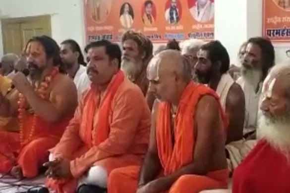 "Declare India a Hindu Nation, otherwise it will take Jalasamadhi on 2nd October", declares Saint Paramahansa | "भारताला हिंदूराष्ट्र घोषित करा, अन्यथा २ ऑक्टोबरला जलसमाधी घेणार", संत परमहंस यांची घोषणा  "Declare India a Hindu Nation, otherwise it will take Jalasamadhi on 2nd October", declares Saint Paramahansa | "भारताला हिंदूराष्ट्र घोषित करा, अन्यथा २ ऑक्टोबरला जलसमाधी घेणार", संत परमहंस यांची घोषणा
