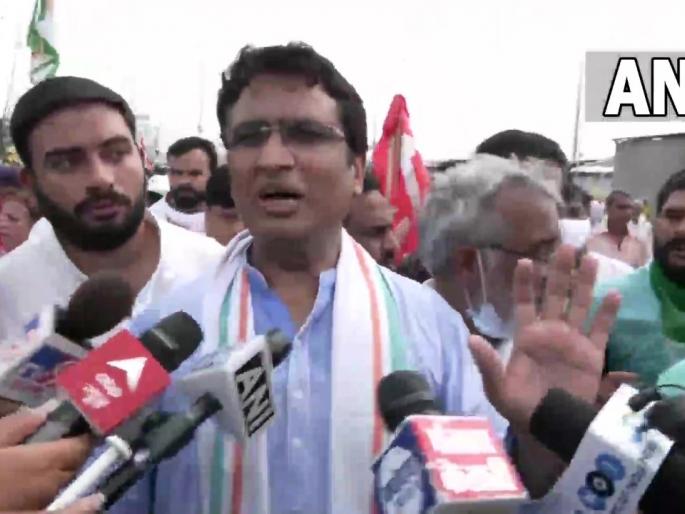 farmers ask delhi congress chief anil chaudhary to leave from their site at ghazipur border | Video - 'हे राजकीय आंदोलन नाही'; भारत बंदमध्ये काँग्रेस नेत्याला शेतकऱ्यांनी दाखवला घरचा रस्ता farmers ask delhi congress chief anil chaudhary to leave from their site at ghazipur border | Video - 'हे राजकीय आंदोलन नाही'; भारत बंदमध्ये काँग्रेस नेत्याला शेतकऱ्यांनी दाखवला घरचा रस्ता