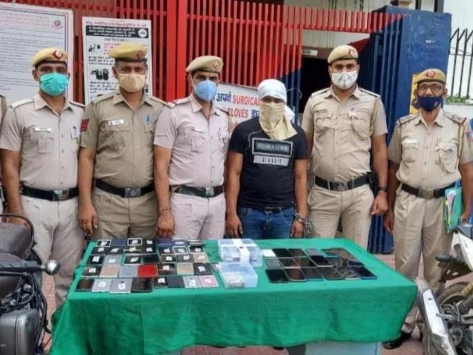 Gold Medal in Taekwondo, Participation in Indian Idol; 30 cases filed, now arrest by police | तायक्वांडोमध्ये गोल्ड मेडल, Indian Idolमध्ये सहभाग; ३० गुन्हेही दाखल, आता पोलिसांनी ठोकल्या बेड्या Gold Medal in Taekwondo, Participation in Indian Idol; 30 cases filed, now arrest by police | तायक्वांडोमध्ये गोल्ड मेडल, Indian Idolमध्ये सहभाग; ३० गुन्हेही दाखल, आता पोलिसांनी ठोकल्या बेड्या