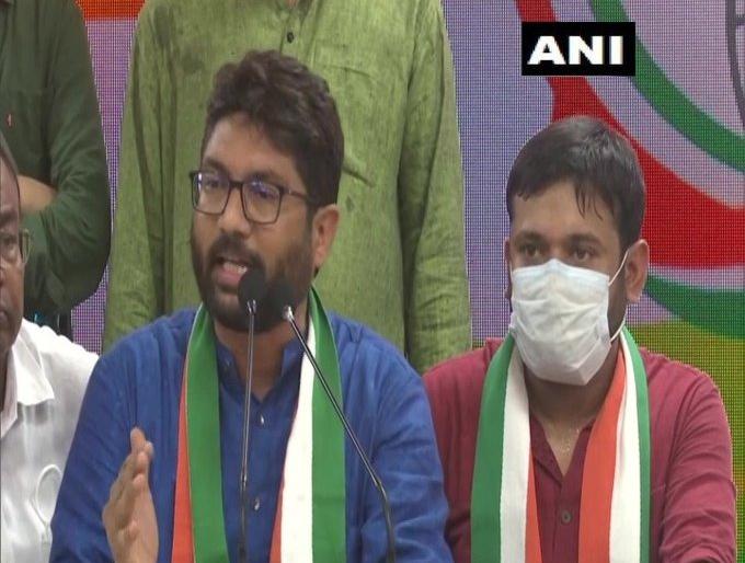 Jignesh Mewani did not join the Congress today, he later explained | आज जिग्नेश मेवानी यांनी काँग्रेसमध्ये प्रवेश केलाच नाही, नंतर स्पष्टीकरण देत सांगितलं कारण Jignesh Mewani did not join the Congress today, he later explained | आज जिग्नेश मेवानी यांनी काँग्रेसमध्ये प्रवेश केलाच नाही, नंतर स्पष्टीकरण देत सांगितलं कारण