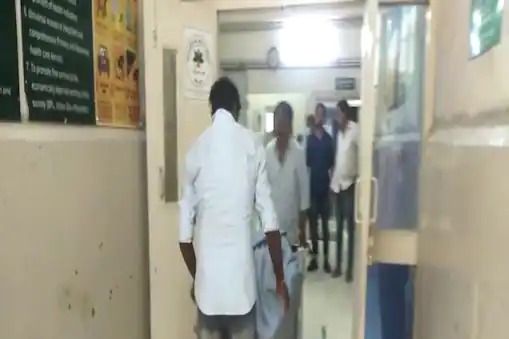 Wife complains of dowry harassment, husband and in-laws end life by poisoning | पत्नीने हुंड्यासाठी छळ होत असल्याची केली तक्रार, पती आणि सासू-सासऱ्यांनी विषप्राषन करून संपवलं जीवन Wife complains of dowry harassment, husband and in-laws end life by poisoning | पत्नीने हुंड्यासाठी छळ होत असल्याची केली तक्रार, पती आणि सासू-सासऱ्यांनी विषप्राषन करून संपवलं जीवन