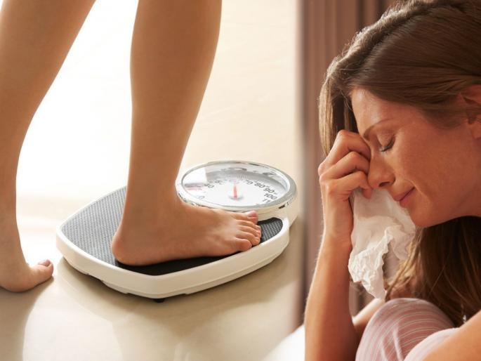 study says crying will help you to loose weight | रडण्यामुळे वजन होते कमी! खुद्द तज्ज्ञच सांगातायत वजन कमी करण्याचा हा अनोखा फंडा study says crying will help you to loose weight | रडण्यामुळे वजन होते कमी! खुद्द तज्ज्ञच सांगातायत वजन कमी करण्याचा हा अनोखा फंडा