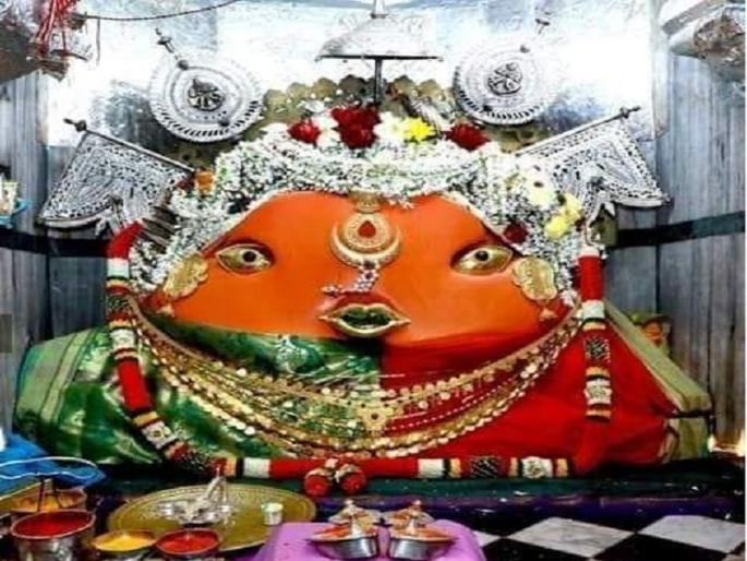 Navratri : After seven months, the temple of Goddess Yogeshwari was opened for devotees | सात महिन्यानंतर योगेश्वरी देवीचे मंदिर झाले भाविकांसाठी खुले Navratri : After seven months, the temple of Goddess Yogeshwari was opened for devotees | सात महिन्यानंतर योगेश्वरी देवीचे मंदिर झाले भाविकांसाठी खुले