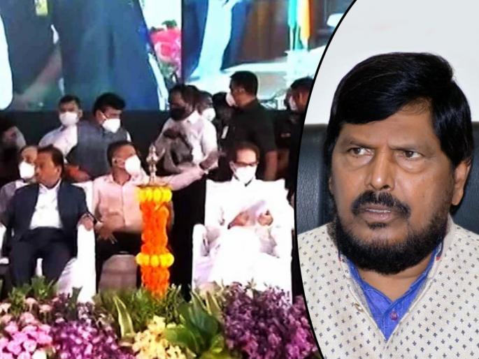 ramdas athawale express thoughts in chipi airport inauguration programme | Chipi Airport Inauguration: “इथे एकत्र आलेले आहेत उद्धव ठाकरे व नारायण राणे, मला आठवले महायुतीचे गाणे”: रामदास आठवले