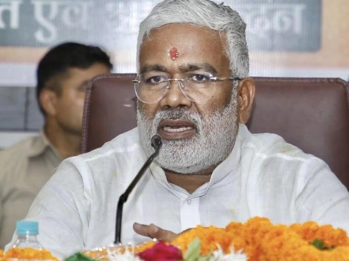 swatantra dev singh after lakhimpur case says netagiri does not mean crushing anyone with fortuner | "नेतागिरी म्हणजे फॉर्च्यूनरने कोणालाही चिरडून टाकणे नाही"; लखीमपूरवरून भाजपा नेत्याचा सल्ला