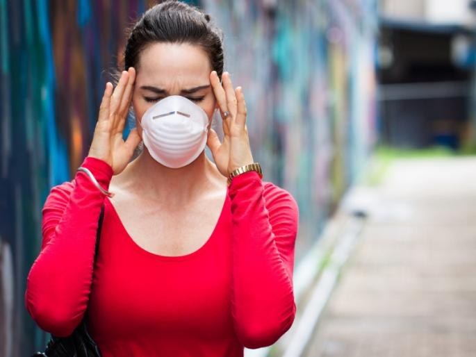 how to avoid headache caused by wearing mask, use mask to save yourself from corona | मास्क घातल्यामुळे डोकेदुखी होतेय? मग या टिप्स तुम्हाला डोकेदुखी पासून सुटका देतील how to avoid headache caused by wearing mask, use mask to save yourself from corona | मास्क घातल्यामुळे डोकेदुखी होतेय? मग या टिप्स तुम्हाला डोकेदुखी पासून सुटका देतील
