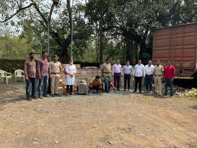 Mumbai Excise Department action; 82 lakh liquor seized, 3 accused arrested | मुंबई उत्पादन शुल्क विभागाची धडाकेबाज कारवाई; 82 लाखांचा मद्यसाठा जप्त, 3 आरोपी गजाआड Mumbai Excise Department action; 82 lakh liquor seized, 3 accused arrested | मुंबई उत्पादन शुल्क विभागाची धडाकेबाज कारवाई; 82 लाखांचा मद्यसाठा जप्त, 3 आरोपी गजाआड