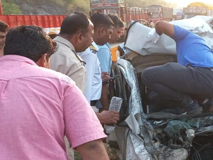 Awful! Three died on the spot and two were injured in a bizarre accident involving six vehicles | भयंकर! सहा वाहनांच्या विचित्र अपघातात तिघांचा जागीच मृत्यू तर दोनजण जखमी Awful! Three died on the spot and two were injured in a bizarre accident involving six vehicles | भयंकर! सहा वाहनांच्या विचित्र अपघातात तिघांचा जागीच मृत्यू तर दोनजण जखमी