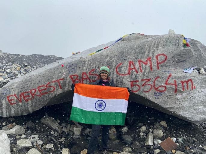 Ambajogai's daughter Isha Lohia reached Everest | अंबाजोगाईची कन्या ईशा लोहिया पोहोचली एव्हरेस्ट बेस कॅम्पवर Ambajogai's daughter Isha Lohia reached Everest | अंबाजोगाईची कन्या ईशा लोहिया पोहोचली एव्हरेस्ट बेस कॅम्पवर