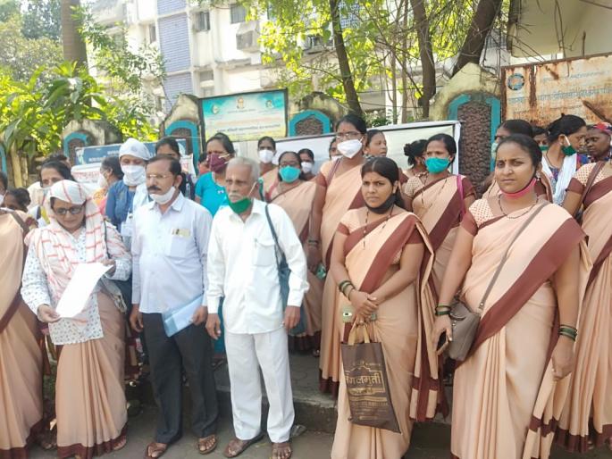 Asha Swayamsevaks have not received any additional honorarium along with the difference in honorarium, Asha Swayamsevak Morcha on KDMC | आशा स्वयंसेविकांचे मानधनाच्या फरकाच्या रक्कमेसह वाढीव मानधन मिळालेच नाही, केडीएमसीवर आशा स्वयंसेविकांचा मोर्चा Asha Swayamsevaks have not received any additional honorarium along with the difference in honorarium, Asha Swayamsevak Morcha on KDMC | आशा स्वयंसेविकांचे मानधनाच्या फरकाच्या रक्कमेसह वाढीव मानधन मिळालेच नाही, केडीएमसीवर आशा स्वयंसेविकांचा मोर्चा