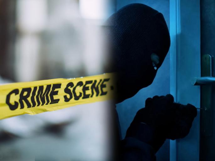 The bodies of an elderly couple found in the house; Suspected murder with intent to steal | घरात आढळले वृद्ध दाम्पत्याचे मृतदेह; चोरीच्या उद्देशाने हत्या केल्याचा संशय The bodies of an elderly couple found in the house; Suspected murder with intent to steal | घरात आढळले वृद्ध दाम्पत्याचे मृतदेह; चोरीच्या उद्देशाने हत्या केल्याचा संशय