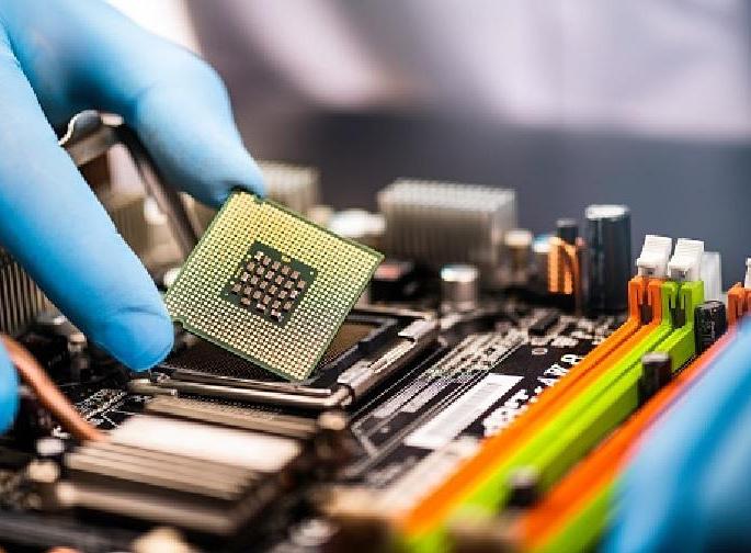 China, the maker of everything, stumbled upon one microchip, causing a loss of thousands of crores | सर्वकाही बनवणारा चीन एका चिपसाठी अडला, झाले हजारो कोटींचे नुकसान China, the maker of everything, stumbled upon one microchip, causing a loss of thousands of crores | सर्वकाही बनवणारा चीन एका चिपसाठी अडला, झाले हजारो कोटींचे नुकसान