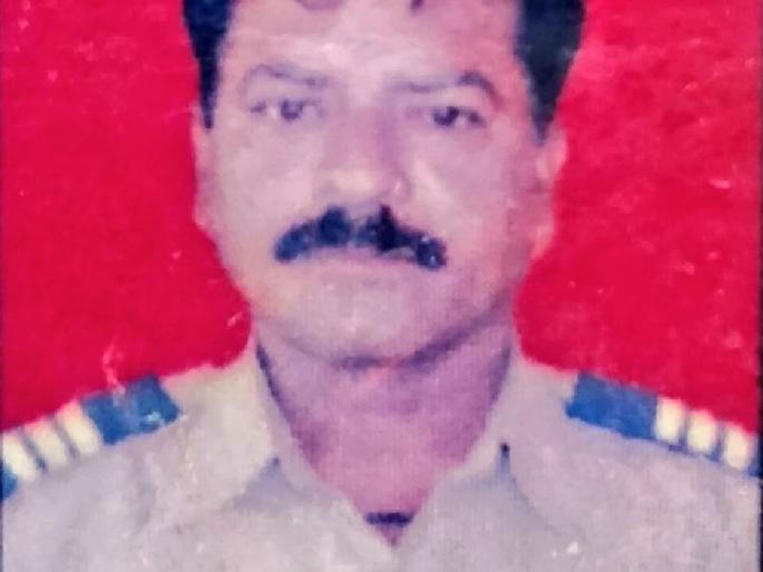 police died while chasing robbers in Latur | चाेरट्यांचा पाठलाग करताना पाेलीस कर्मचाऱ्याचा मृत्यू police died while chasing robbers in Latur | चाेरट्यांचा पाठलाग करताना पाेलीस कर्मचाऱ्याचा मृत्यू