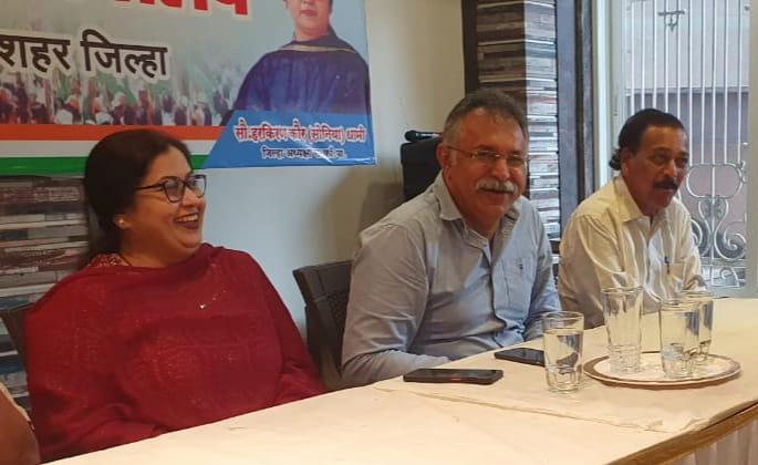 Confusion about NCP-Shiv Sena alliance in Ulhasnagar on the backdrop of municipal elections | महापालिका निवडणुकीच्या पार्श्वभूमीवर उल्हासनगरमध्ये राष्ट्रवादी-शिवसेना युतीबाबत संभ्रमावस्था Confusion about NCP-Shiv Sena alliance in Ulhasnagar on the backdrop of municipal elections | महापालिका निवडणुकीच्या पार्श्वभूमीवर उल्हासनगरमध्ये राष्ट्रवादी-शिवसेना युतीबाबत संभ्रमावस्था