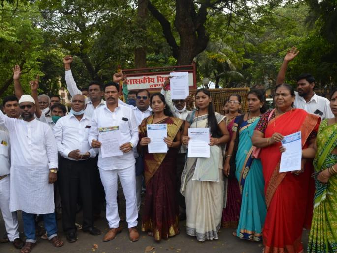 Mohammed Paigambar Bill, deprived Bahujan front for Muslim reservation on the road | मोहम्मद पैगंबर बिल, मुस्लिम आरक्षणासाठी वंचीत बहुजन आघाडी रस्त्यावर Mohammed Paigambar Bill, deprived Bahujan front for Muslim reservation on the road | मोहम्मद पैगंबर बिल, मुस्लिम आरक्षणासाठी वंचीत बहुजन आघाडी रस्त्यावर