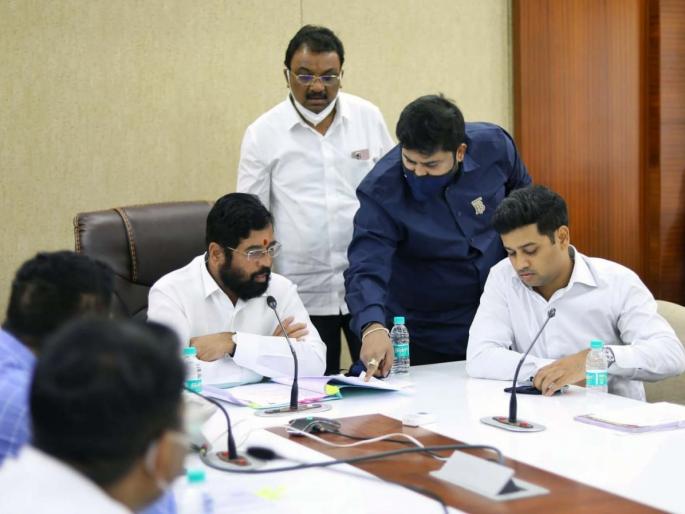 Urban Development Minister Eknath Shinde instructs KDMC Commissioner to pave way for distribution of houses under BSUP Gharkul Yojana | बीएसयुपी घरकुल योजनेतील घरांचे वाटप लाभार्थ्यांना करण्याचा मार्ग मोकळा, नगरविकास मंत्री एकनाथ शिंदे यांचे केडीएमसी आयुक्तांना निर्देश Urban Development Minister Eknath Shinde instructs KDMC Commissioner to pave way for distribution of houses under BSUP Gharkul Yojana | बीएसयुपी घरकुल योजनेतील घरांचे वाटप लाभार्थ्यांना करण्याचा मार्ग मोकळा, नगरविकास मंत्री एकनाथ शिंदे यांचे केडीएमसी आयुक्तांना निर्देश
