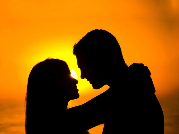 The young man posted a video of himself kissing his married girlfriend and then ... | विवाहित प्रेयसीसोबत चुंबन घेताना युवकानं व्हिडीओ पोस्ट केला अन् मग... The young man posted a video of himself kissing his married girlfriend and then ... | विवाहित प्रेयसीसोबत चुंबन घेताना युवकानं व्हिडीओ पोस्ट केला अन् मग...