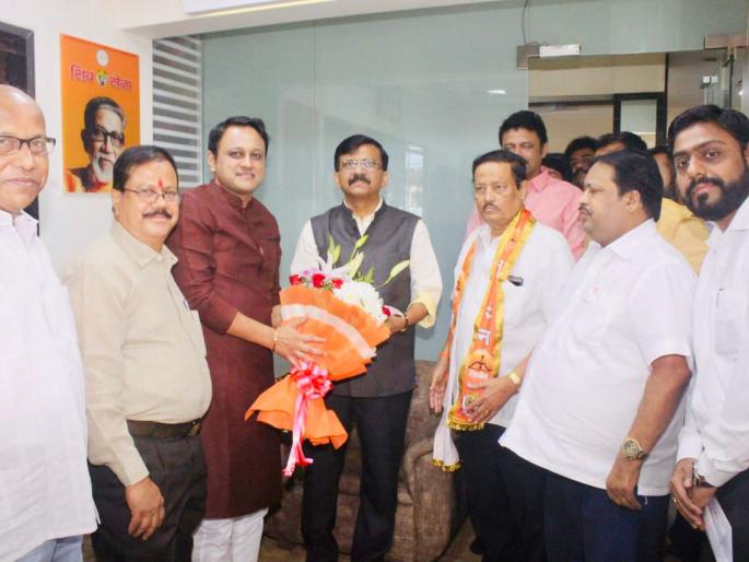 Sanjay Raut hits BJP, former BJP Ratnagiri district vice president Shashikant More joins Shiv Sena | संजय राऊतांकडून भाजपाला दे धक्का, भाजपाचे रत्नागिरी जिल्ह्याचे माजी उपाध्यक्ष शशिकांत मोरे शिवसेनेत