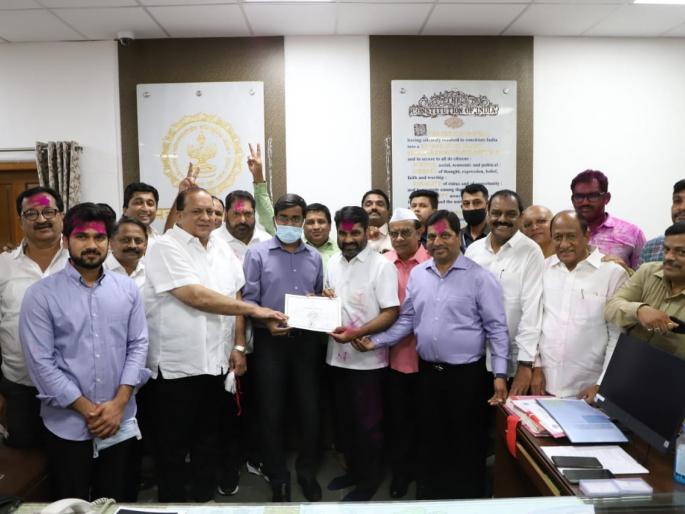 Awarding certificate to Satej Patil who was elected unopposed in the Legislative Council elections | विधानपरिषद निवडणुकीत बिनविरोध निवडून आलेले सतेज पाटील यांना प्रमाणपत्र प्रदान Awarding certificate to Satej Patil who was elected unopposed in the Legislative Council elections | विधानपरिषद निवडणुकीत बिनविरोध निवडून आलेले सतेज पाटील यांना प्रमाणपत्र प्रदान