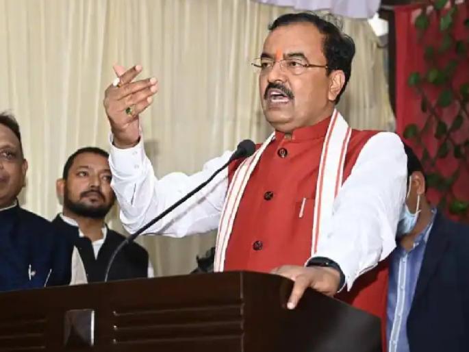Keshav Prasad Maurya statement bjp freed traders from terror of lungi aur jalidar topi | "भाजपाने लुंगी आणि जाळीदार टोपीवाल्यांच्या दहशतीतून व्यापाऱ्यांची केली सुटका" Keshav Prasad Maurya statement bjp freed traders from terror of lungi aur jalidar topi | "भाजपाने लुंगी आणि जाळीदार टोपीवाल्यांच्या दहशतीतून व्यापाऱ्यांची केली सुटका"