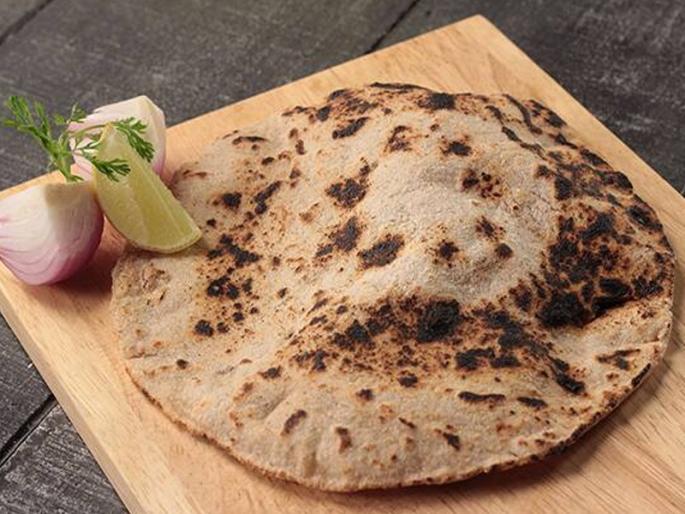 bhakri to eat in winter season | बदलत्या ऋतुनुसार खा 'या' भाकऱ्या, गंभीर आजार आसपास फिरकणारही नाहीत... bhakri to eat in winter season | बदलत्या ऋतुनुसार खा 'या' भाकऱ्या, गंभीर आजार आसपास फिरकणारही नाहीत...