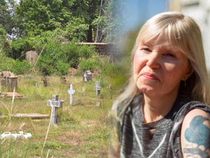 islington london woman loves to visit funerals | ऐकावं ते नवलंच! 'या' महिलेला आहे अंत्यसंस्काराला जाण्याचा छंद; कारण ऐकून बसेल धक्का 