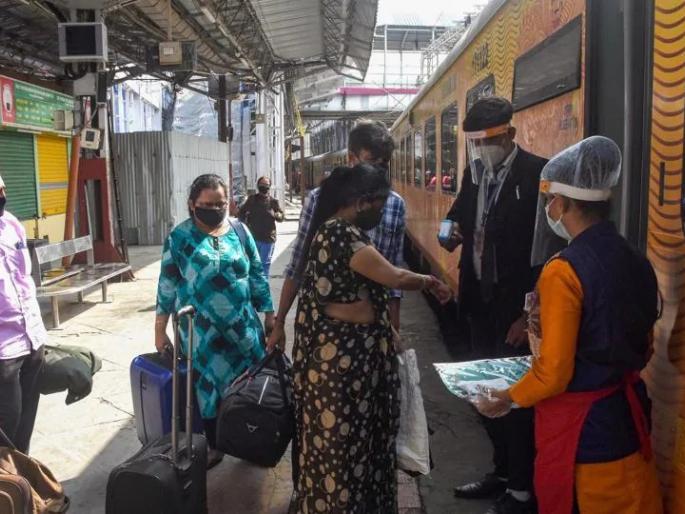 Senior citizens are not relieved, they will have to pay more for travel, the information provided by the railways | Indian Railway: ज्येष्ठ नागरिकांना दिलासा नाहीच, प्रवासासाठी मोजावे लागणार अधिक पैसे, रेल्वेने दिली अशी माहिती Senior citizens are not relieved, they will have to pay more for travel, the information provided by the railways | Indian Railway: ज्येष्ठ नागरिकांना दिलासा नाहीच, प्रवासासाठी मोजावे लागणार अधिक पैसे, रेल्वेने दिली अशी माहिती