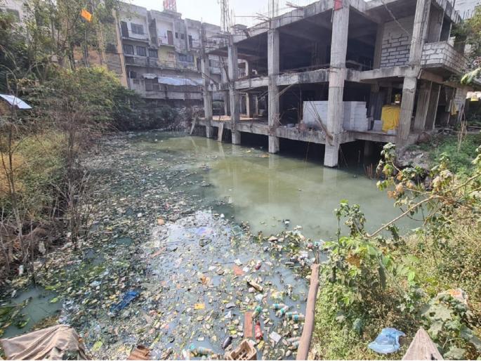 Vegetable market in thirty feet deep water! Decade of Municipal Corporation's 'BOT' | भाजी मंडई तीस फूट खोल पाण्यात ! महापालिकेच्या ‘बीओटी’ बनवेगिरीची दशकपूर्ती Vegetable market in thirty feet deep water! Decade of Municipal Corporation's 'BOT' | भाजी मंडई तीस फूट खोल पाण्यात ! महापालिकेच्या ‘बीओटी’ बनवेगिरीची दशकपूर्ती